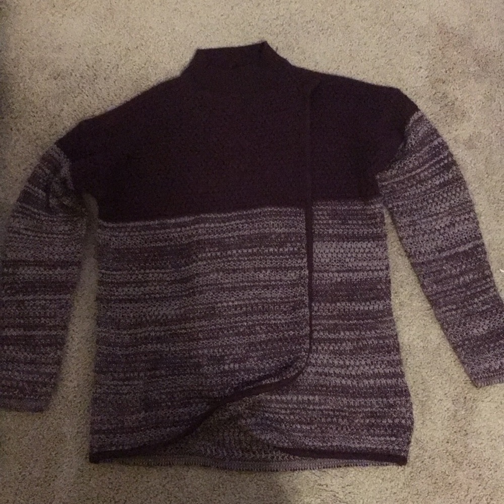 Sweater, says small fits like a medium.